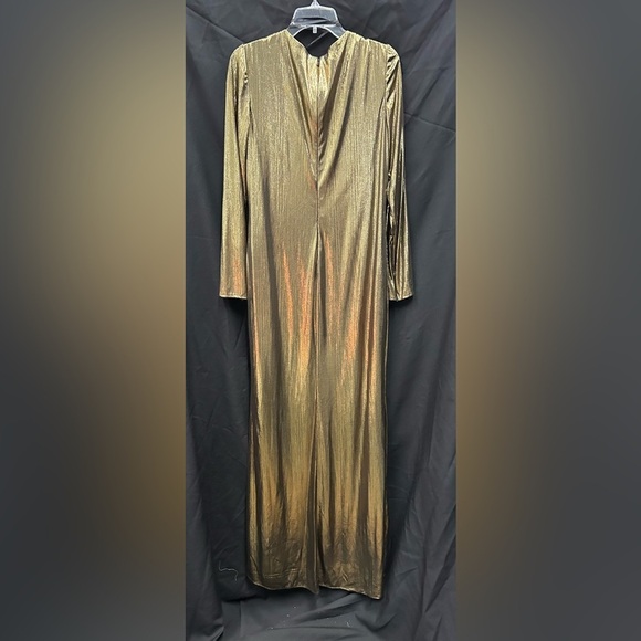 IEENA FOR MAC DUGGAL 26684 NWT
Metallic Long Sleeve Asymmetrical Ruched Gown - Picture 6 of 9